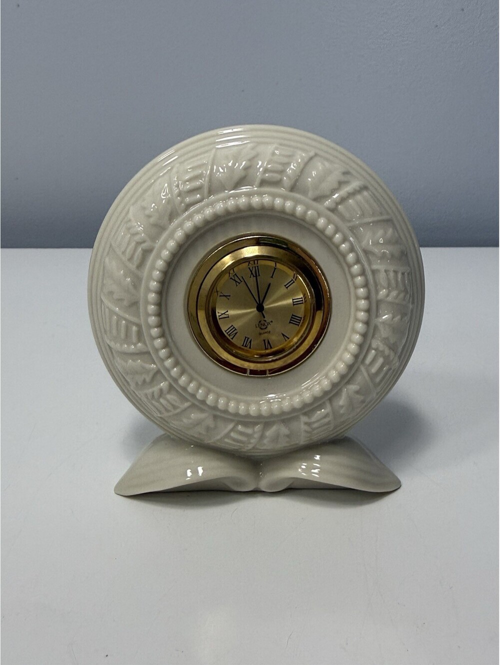Lenox Timely Traditions Quartz Ivory Porcelain Desk/Shelf Clock Small 4.75” T